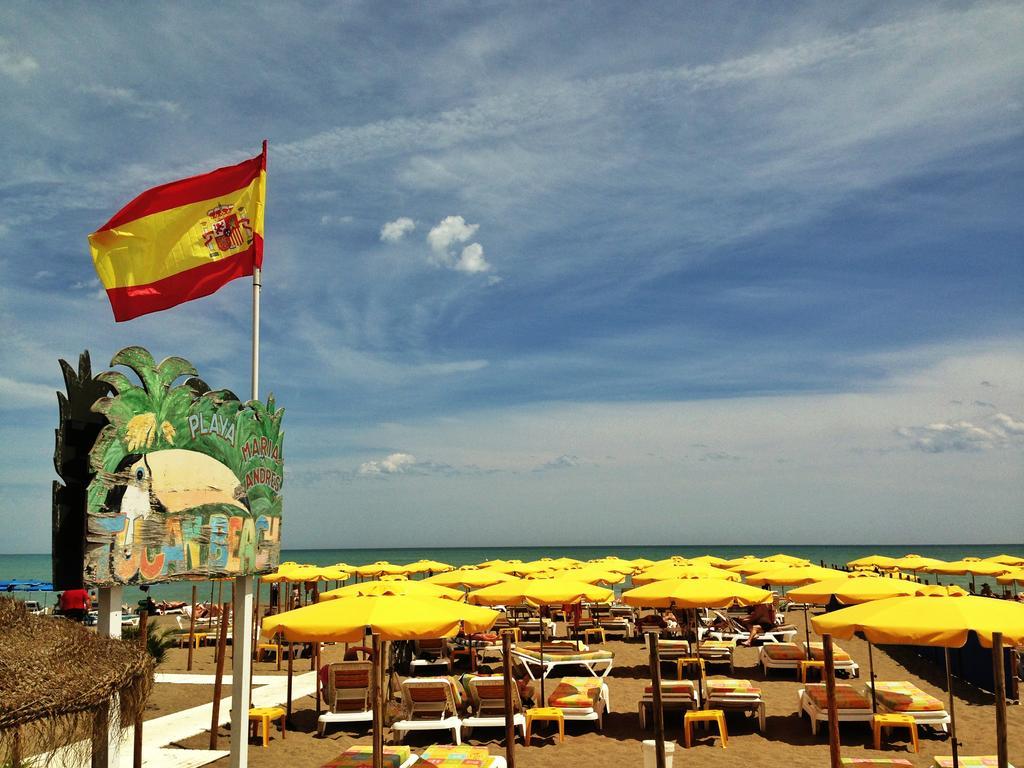 Apartamentos Carmen Teresa Torremolinos Kültér fotó