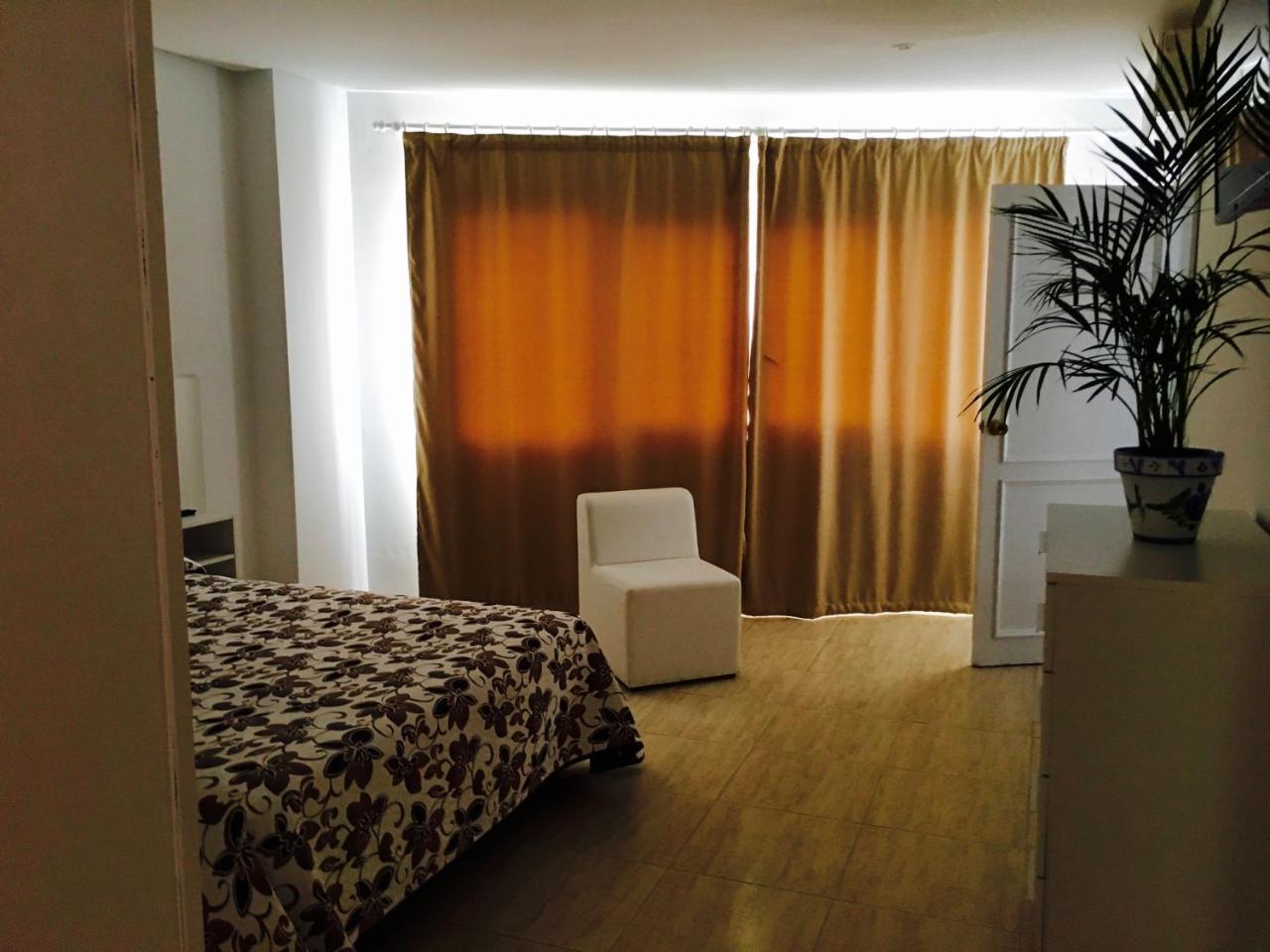 Apartamentos Carmen Teresa Torremolinos Kültér fotó